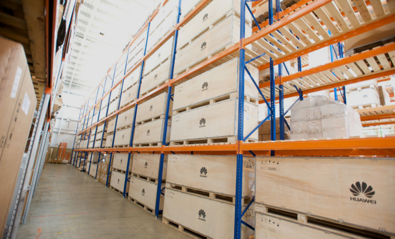 Фото CE12808SD-B0 Huawei CE12800 Series Data Center Switch